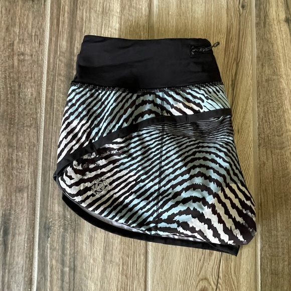 Lululemon Seawheeze Speed Shorts - Tofino Teal - Picture 9 of 9